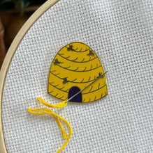 Load image into Gallery viewer, Needle Minder Magnetic, Beehive, Embroidery Needle Keeper, Sewing, Needleminder