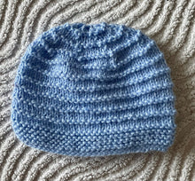 Load image into Gallery viewer, HAND KNITTED BABY BOYS HAT BEANIE 0-3 months blue BRAND NEW