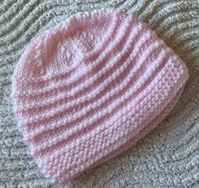 Load image into Gallery viewer, Hand Knitted Baby Girl’s Hat Beanie 0-3 months Pink Brand New
