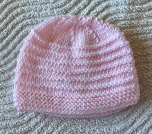 Load image into Gallery viewer, Hand Knitted Baby Girl’s Hat Beanie 0-3 months Pink Brand New
