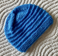 HAND KNITTED BABY BOYS HAT BEANIE 0-3 months blue BRAND NEW