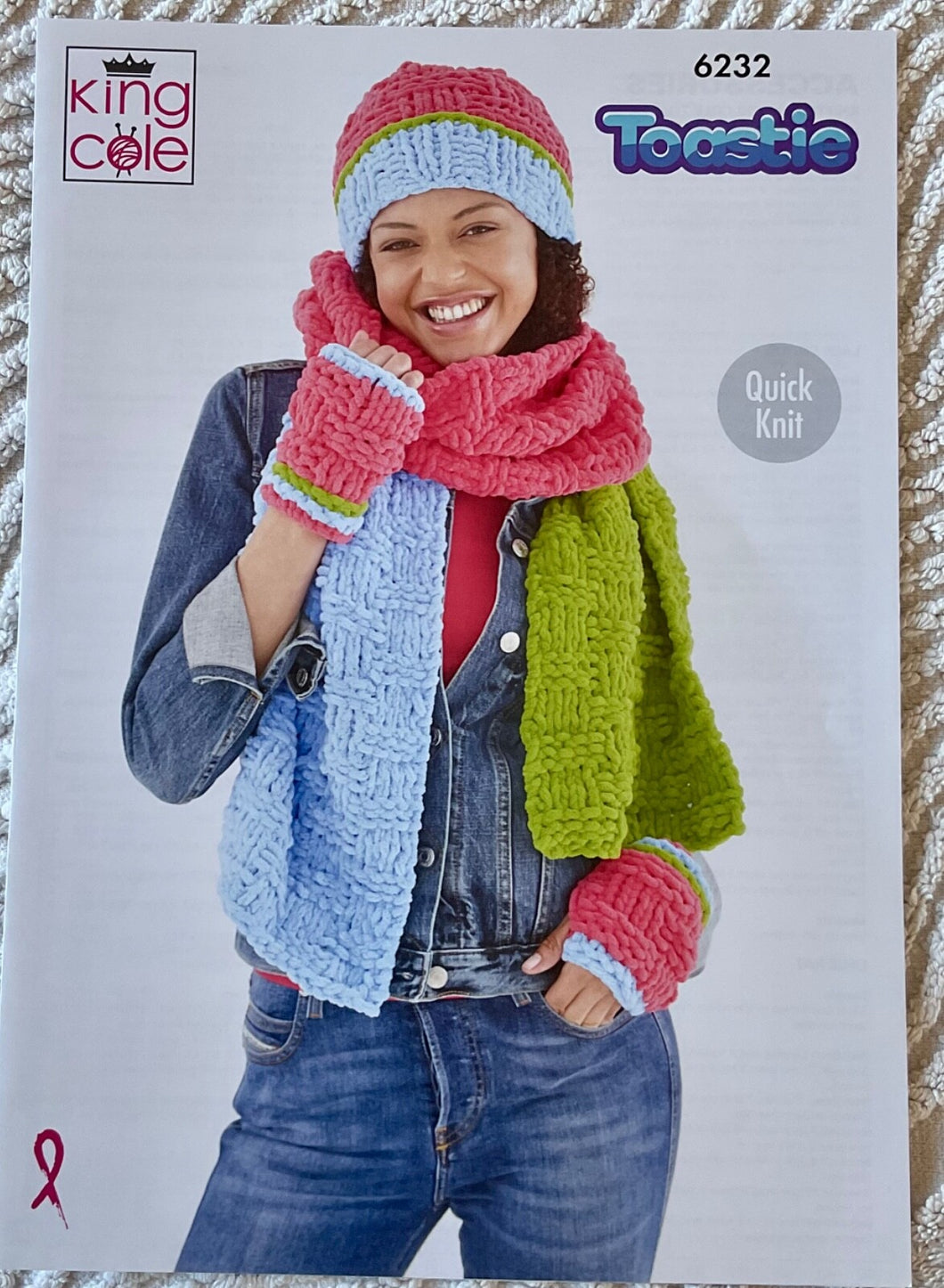 King Cole KNITTING PATTERN 6232 Ladies Snood Hat Scarf Handwarmers Toastie Yarn