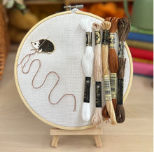 Load image into Gallery viewer, Needle Minder Magnetic, Hedgehog, Embroidery Needle Keeper, Sewing, Needleminder
