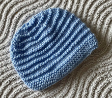 Load image into Gallery viewer, HAND KNITTED BABY BOYS HAT BEANIE 0-3 months blue BRAND NEW
