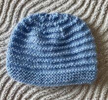 Load image into Gallery viewer, HAND KNITTED BABY BOYS HAT BEANIE 0-3 months blue BRAND NEW
